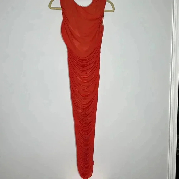 FashionNova Red Back out dress - Picture 3 of 8